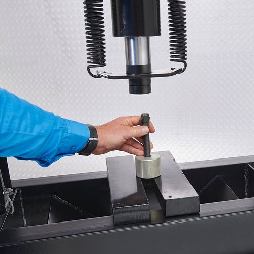 Persstempel van de 45 ton sterke werkplaatspers
