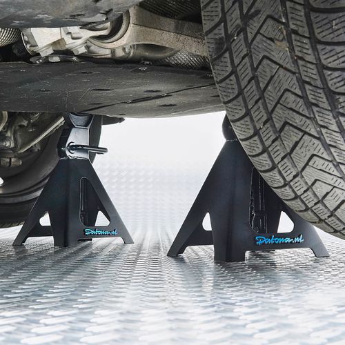 Extra hoge assteunen onder de auto