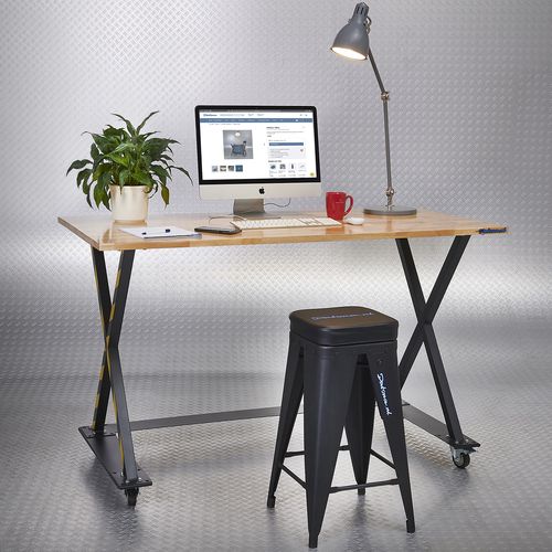 tafel met opening voor stoel