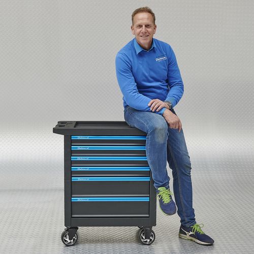 gereedschap opbergen in gereedschapswagen