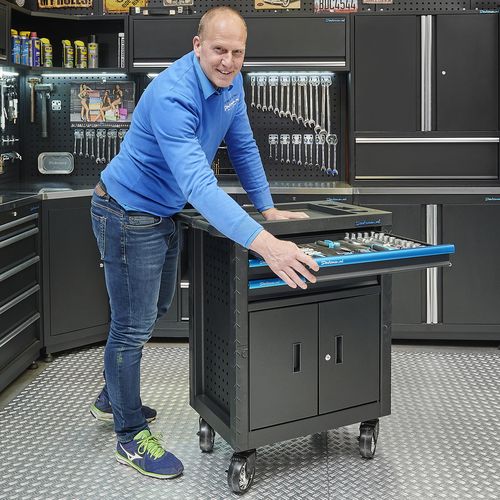 kast met tools