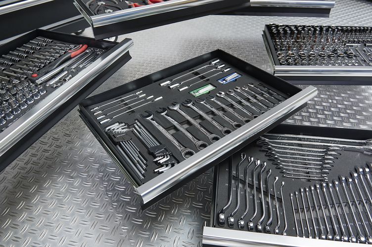 gereedschapssemet ringratels kniesleutels inbus torx