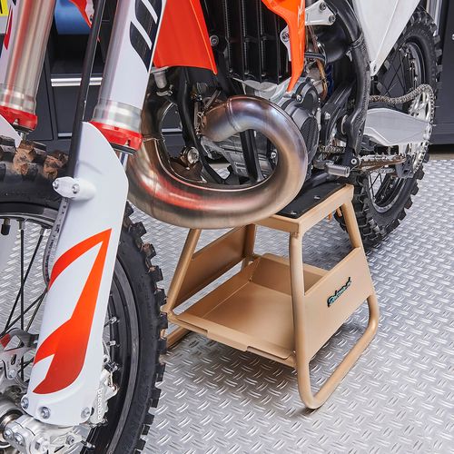 KTM crosser op de crossbok van Datona in het goud