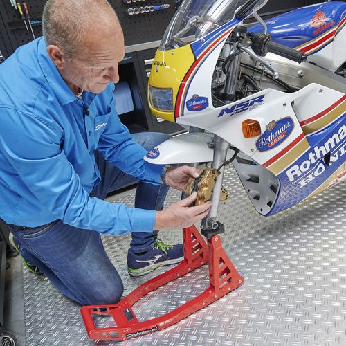 motorlift voorwiel rood
