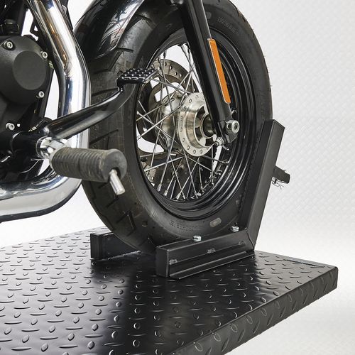 HArley op motorheftafel 700 kg