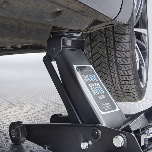 Krik onder auto suv zwaar