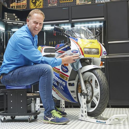 standaard-motorfiets-achterzijde.jpg