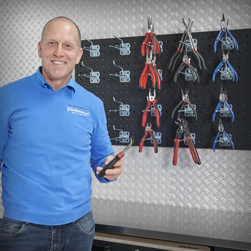 Houder voor tangen op gereedschapswand