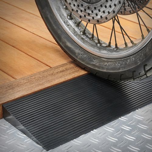 tuinslang-waterslang-beschermen-goot-platen.jpg