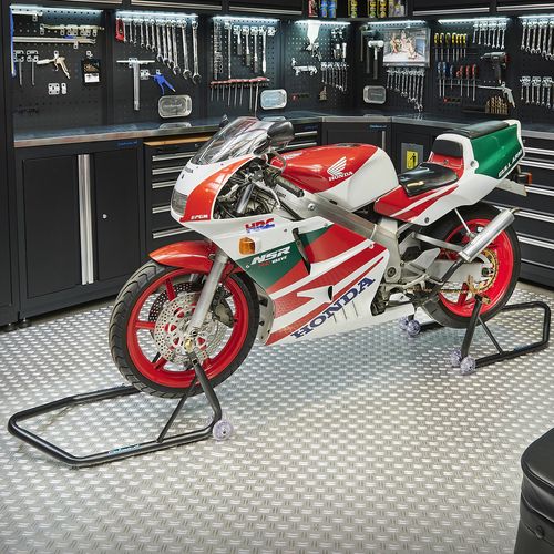 motor in paddockstands