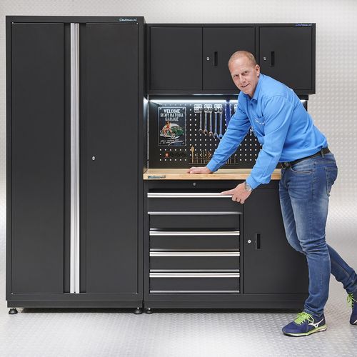 werkbank met werkplaatskast