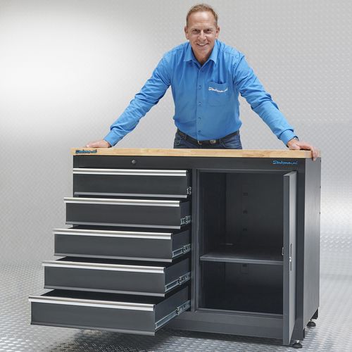 werkplaatsinrichting-werkbanken-garage.jpg
