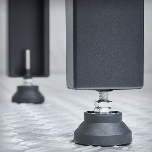 werktafel met verstelbare poten