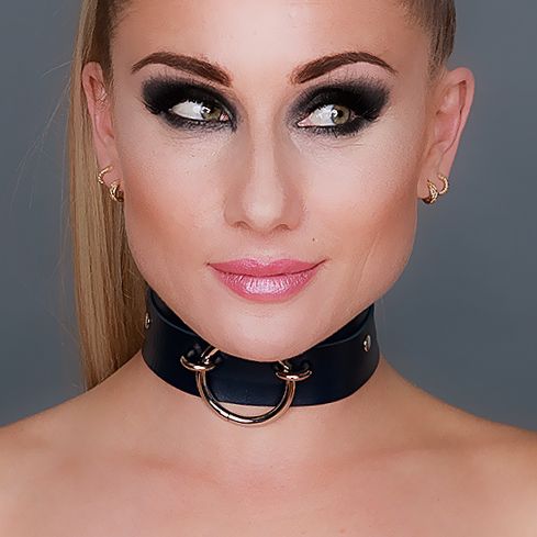 Kinky Diva - O-Ring Collar - Choker - BDSM - PU Leer - Zwart - Goud 